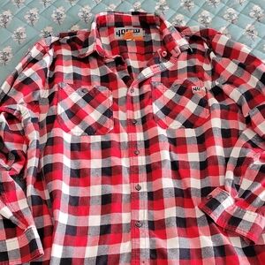Duluth Trading Co Red and Black Plaid Casual Button Down Shirt